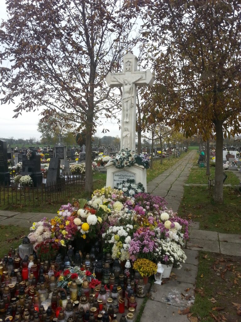 A bősi temető nagykeresztje