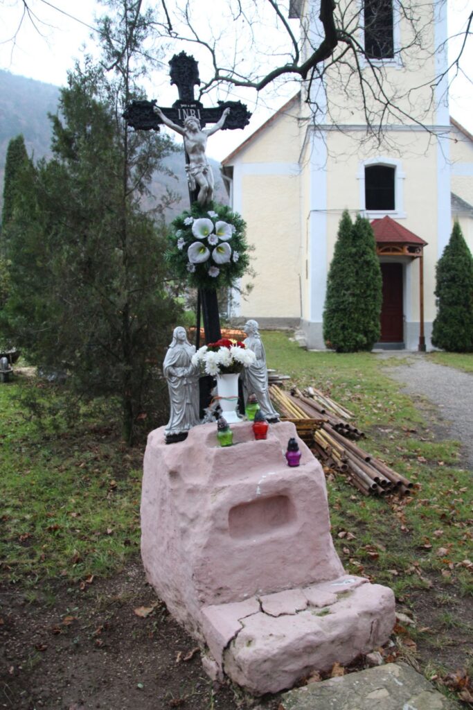 Temetői nagykereszt