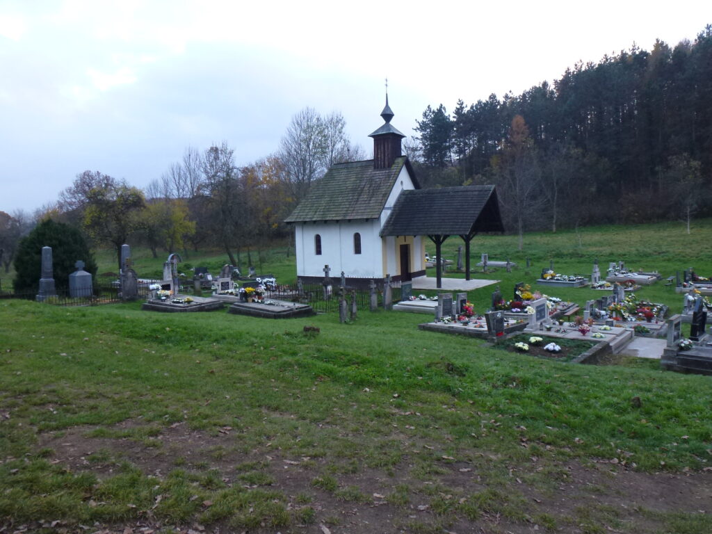 Zichy család sírjai Divényben