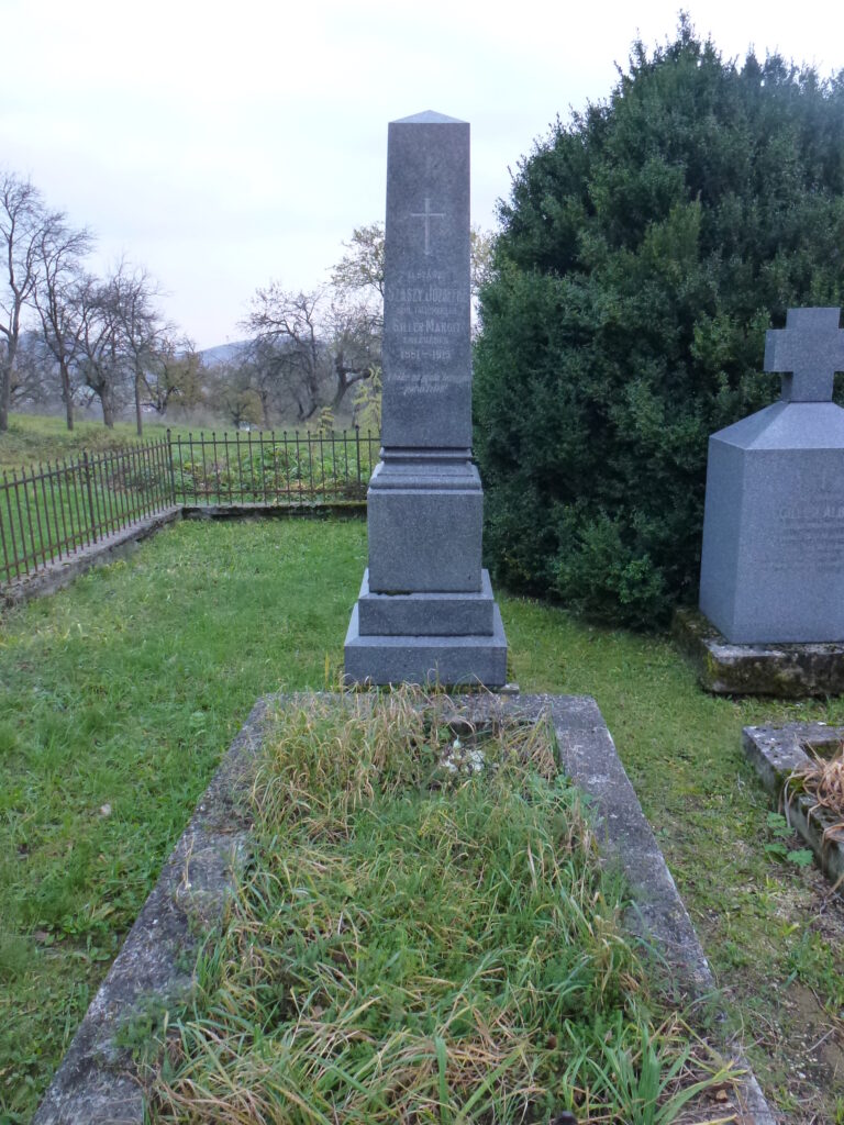 Zichy család sírjai Divényben