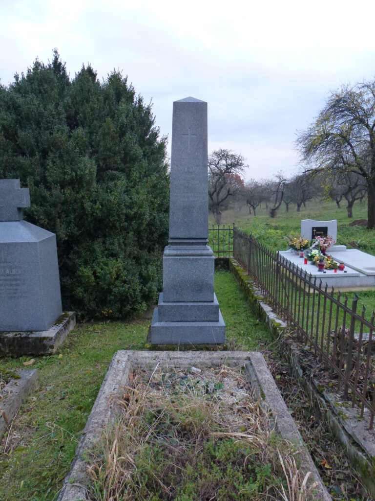 Zichy család sírjai Divényben