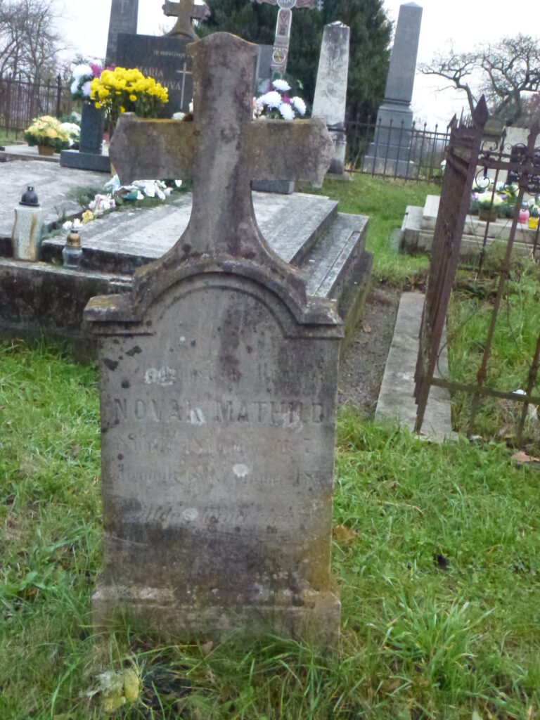 Zichy család sírjai Divényben