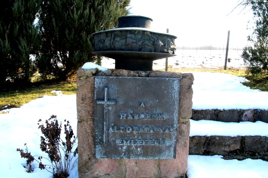 A két világháború halottainak emlékműve