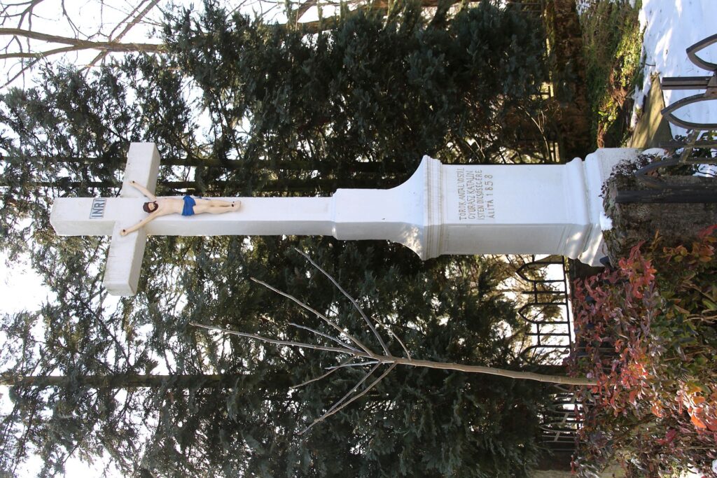 Az ipolybalogi régi temetői kereszt