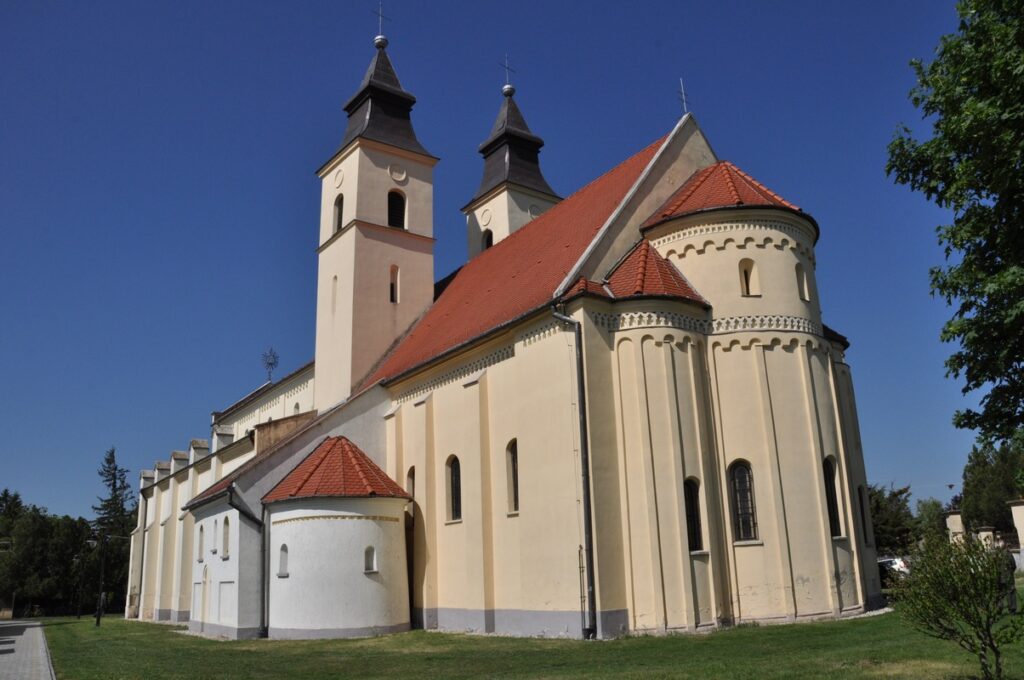 A Szűz Mária-templom Deákiban