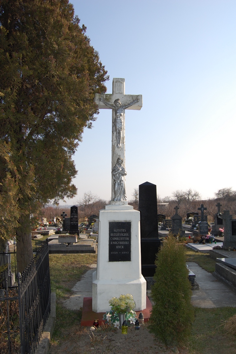 A nagybodaki temetői nagykereszt