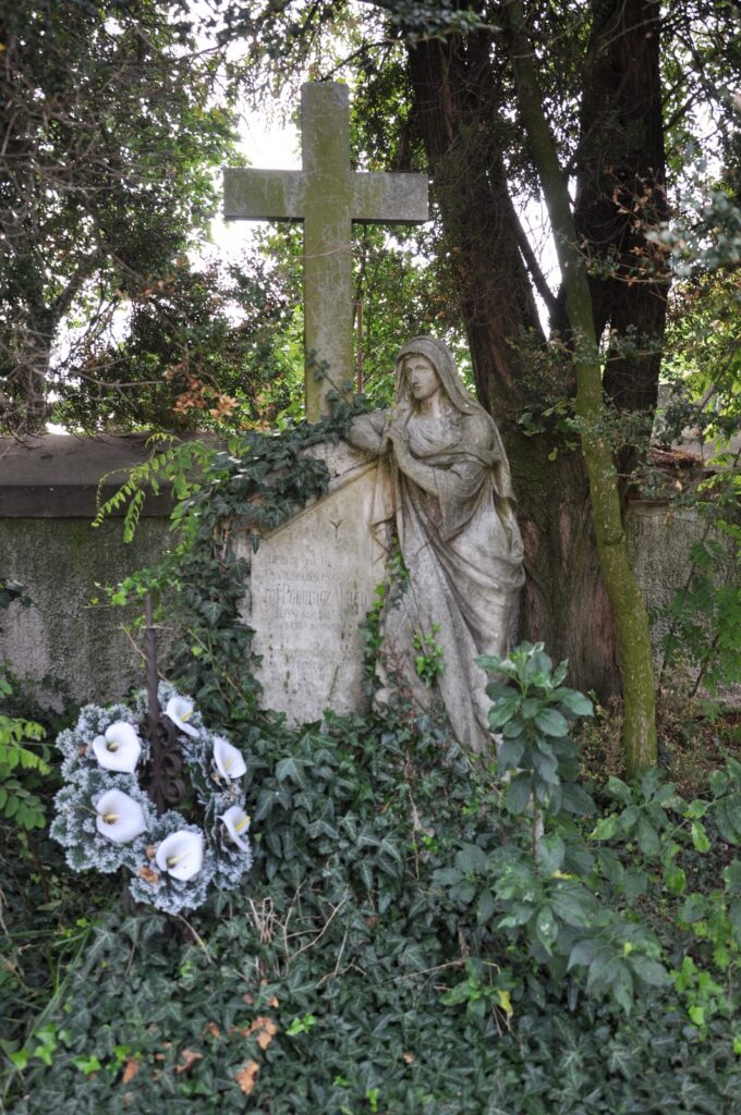 A nagyszarvai temető sírjai