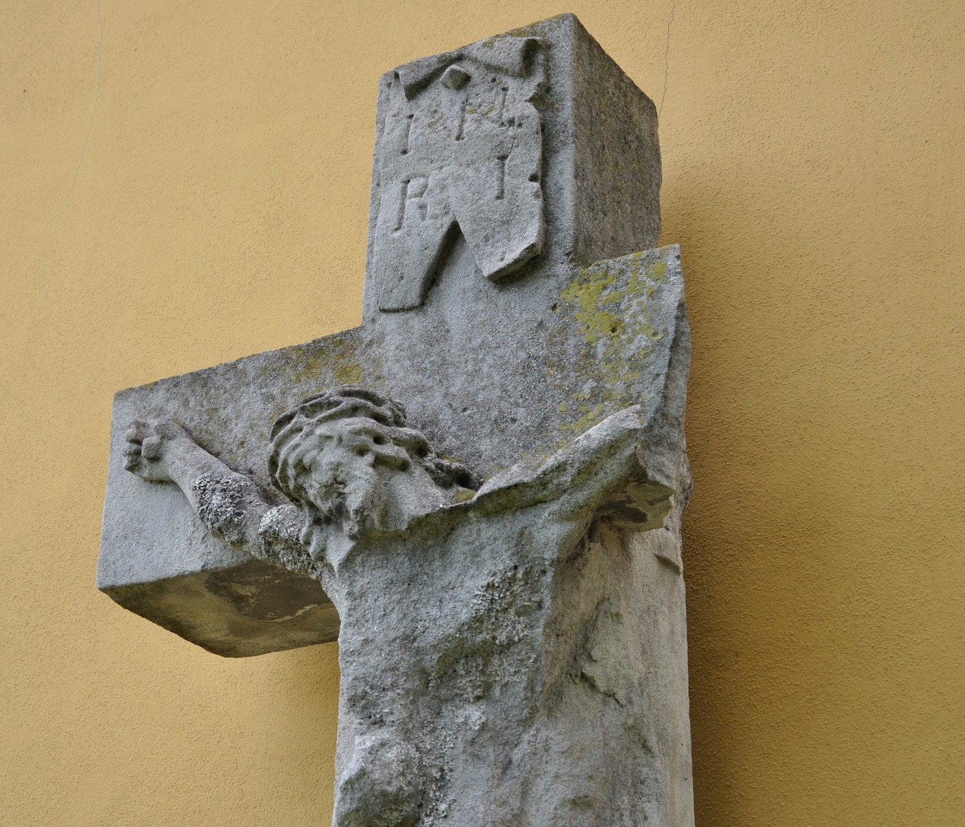 A nagyszarvai temető régi nagykeresztje