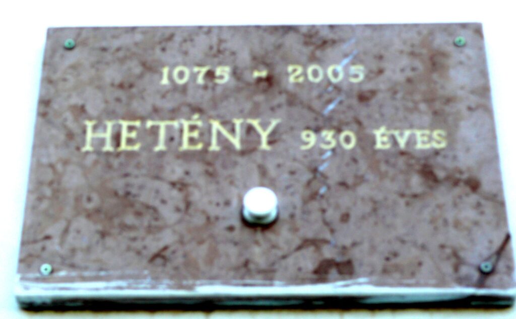 A 930 éves Hetény emléktábla