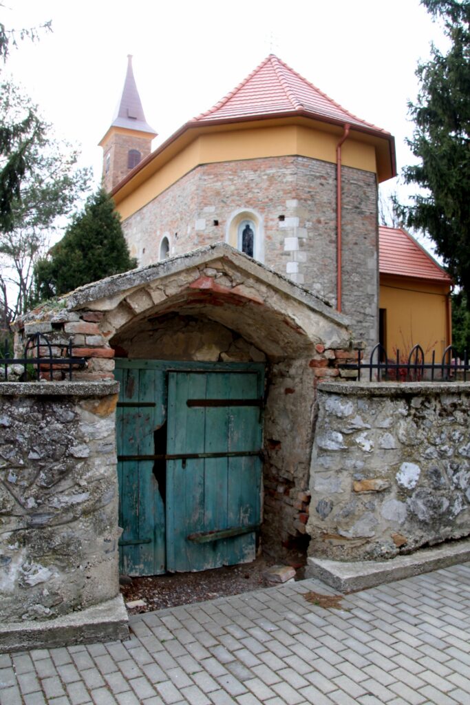 Szűz Mária tiszteletére emelt római katolikus templom