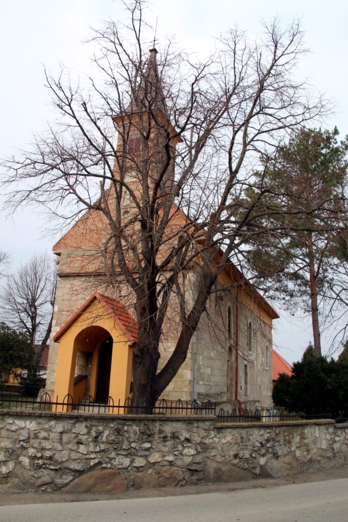 Szűz Mária tiszteletére emelt római katolikus templom