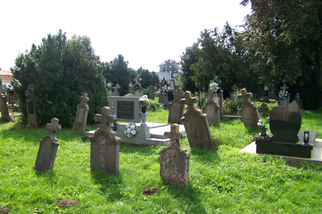 A farnadi katolikus temető