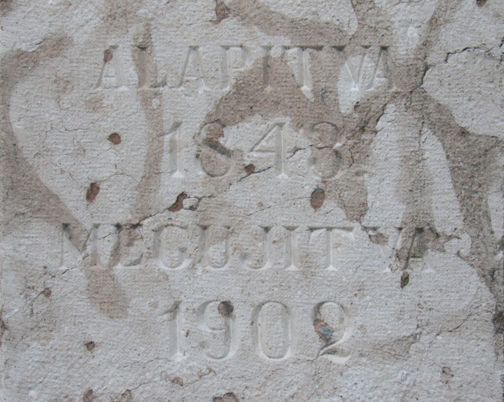 Nepomuki Szent János szobor