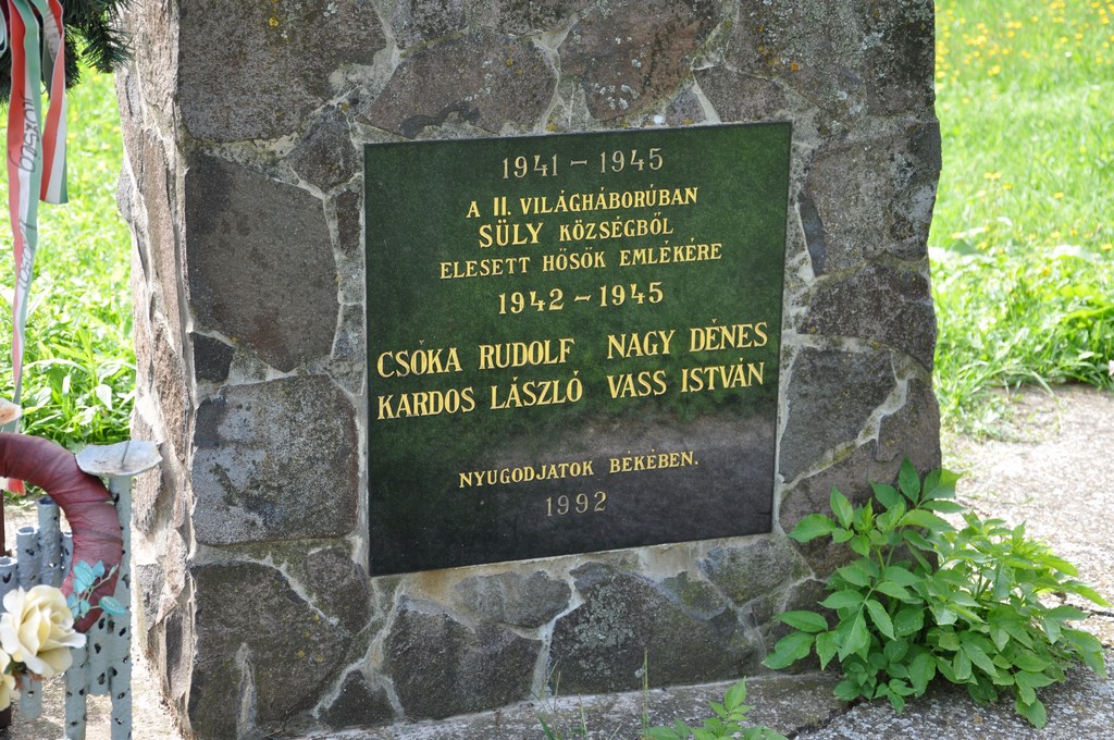 Hősök emlékműve Sülyben