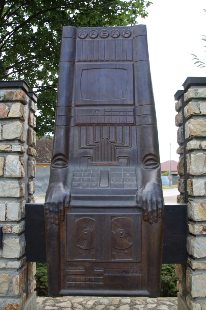 A halotti beszéd (Anonymus) szobra