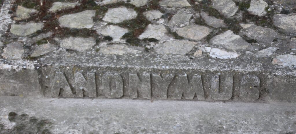 A halotti beszéd (Anonymus) szobra