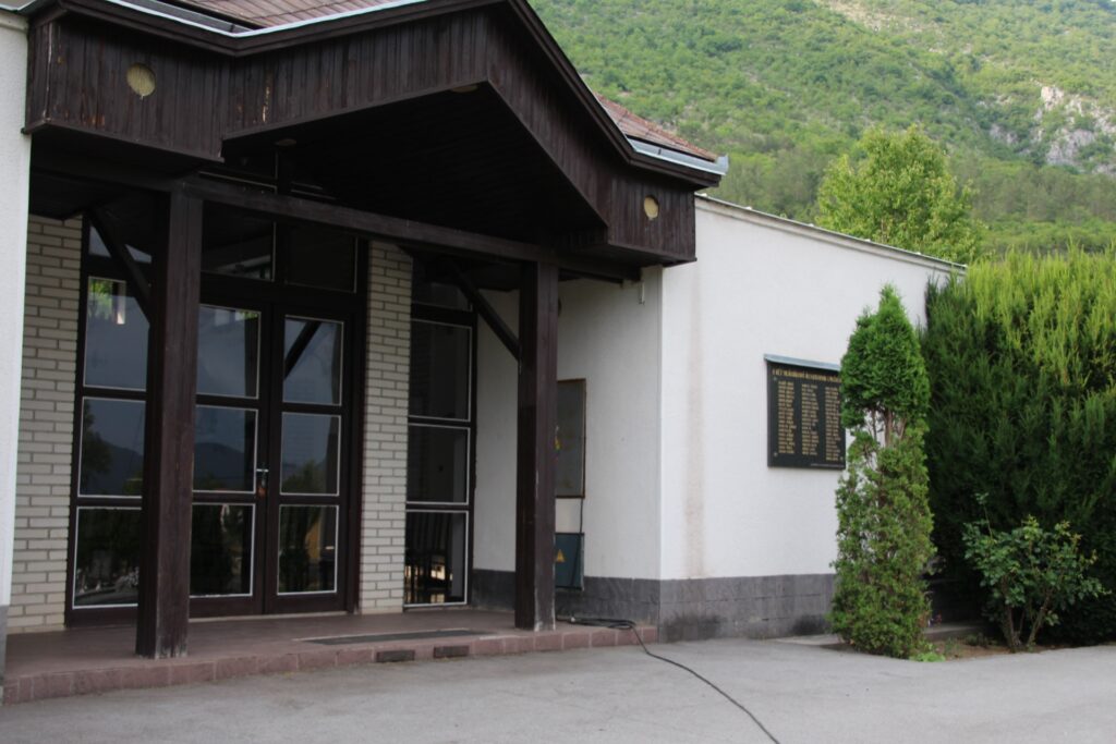 A két világháború áldozatainak emléktáblája