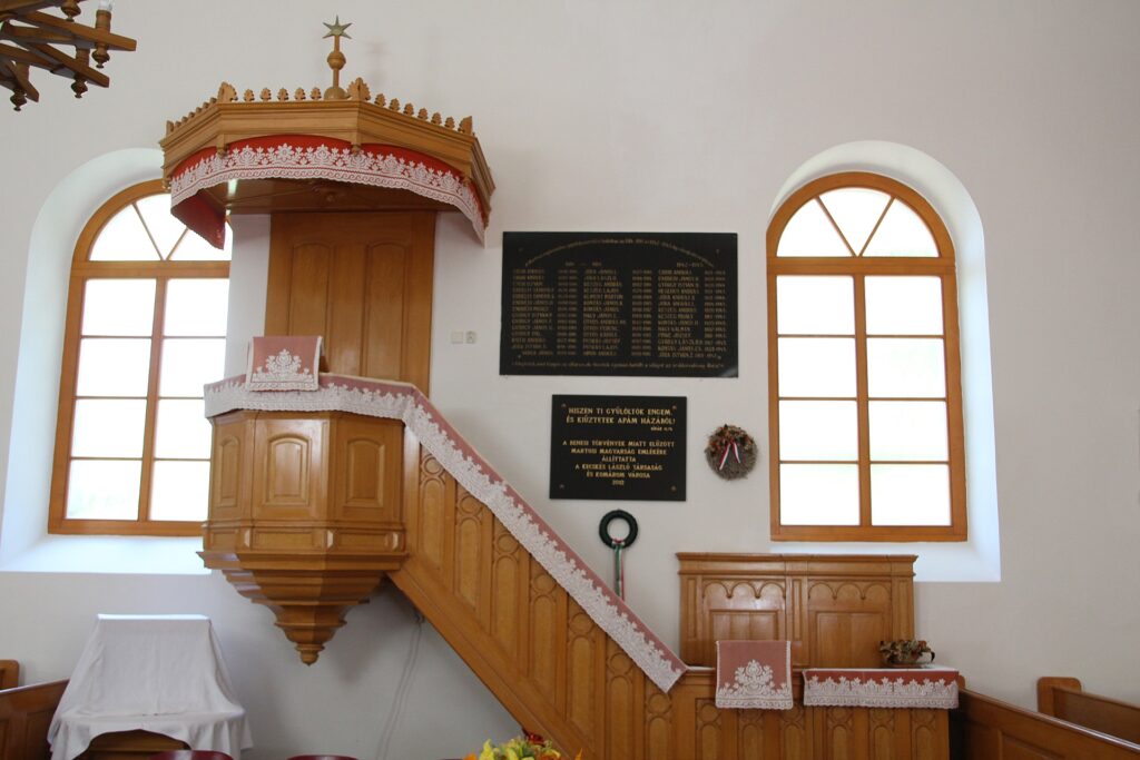 A Beneš-dekrétumok által meghurcolt martosi magyarság emléktáblája