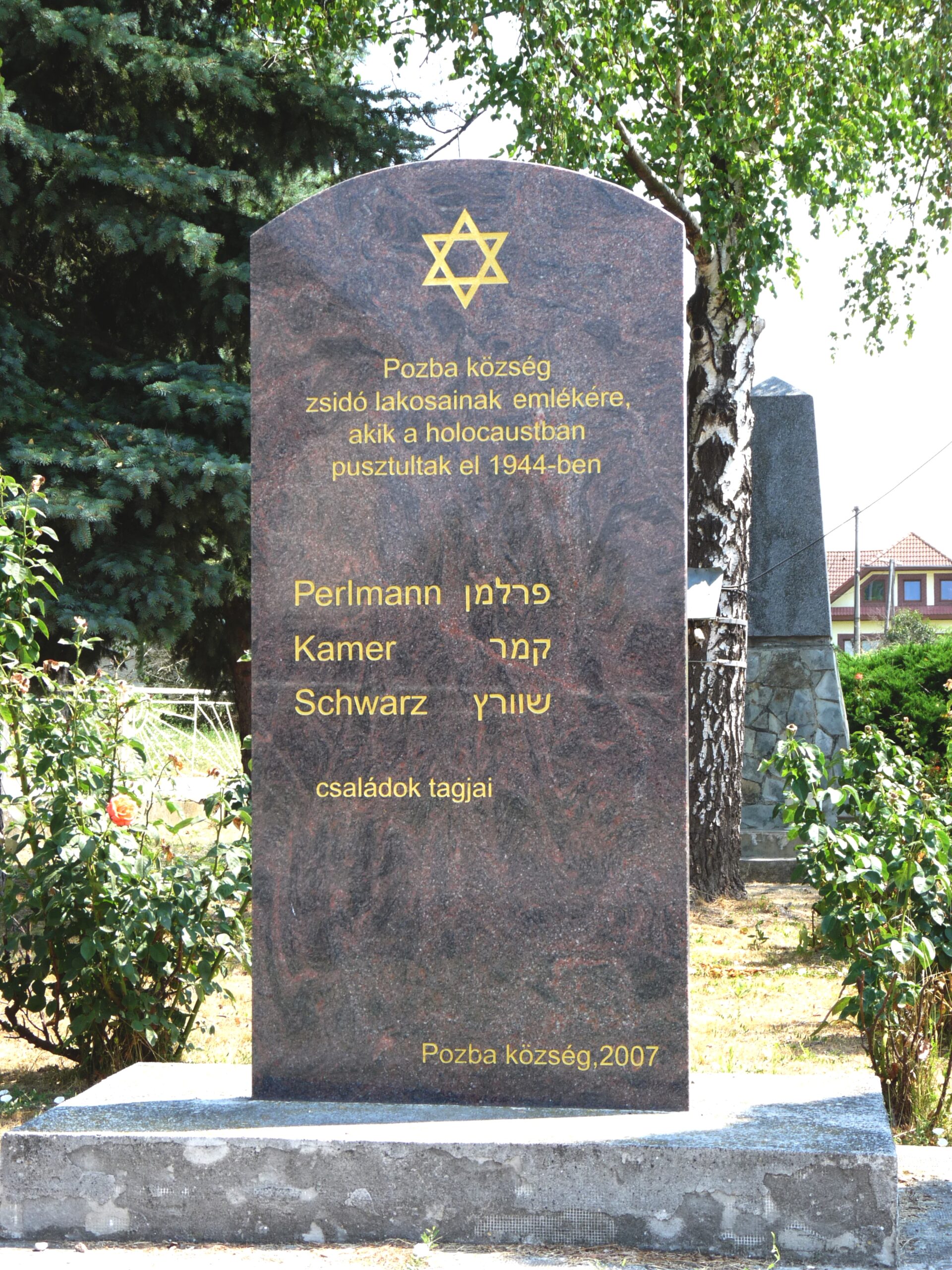 Holokauszt emlékmű Pozbán