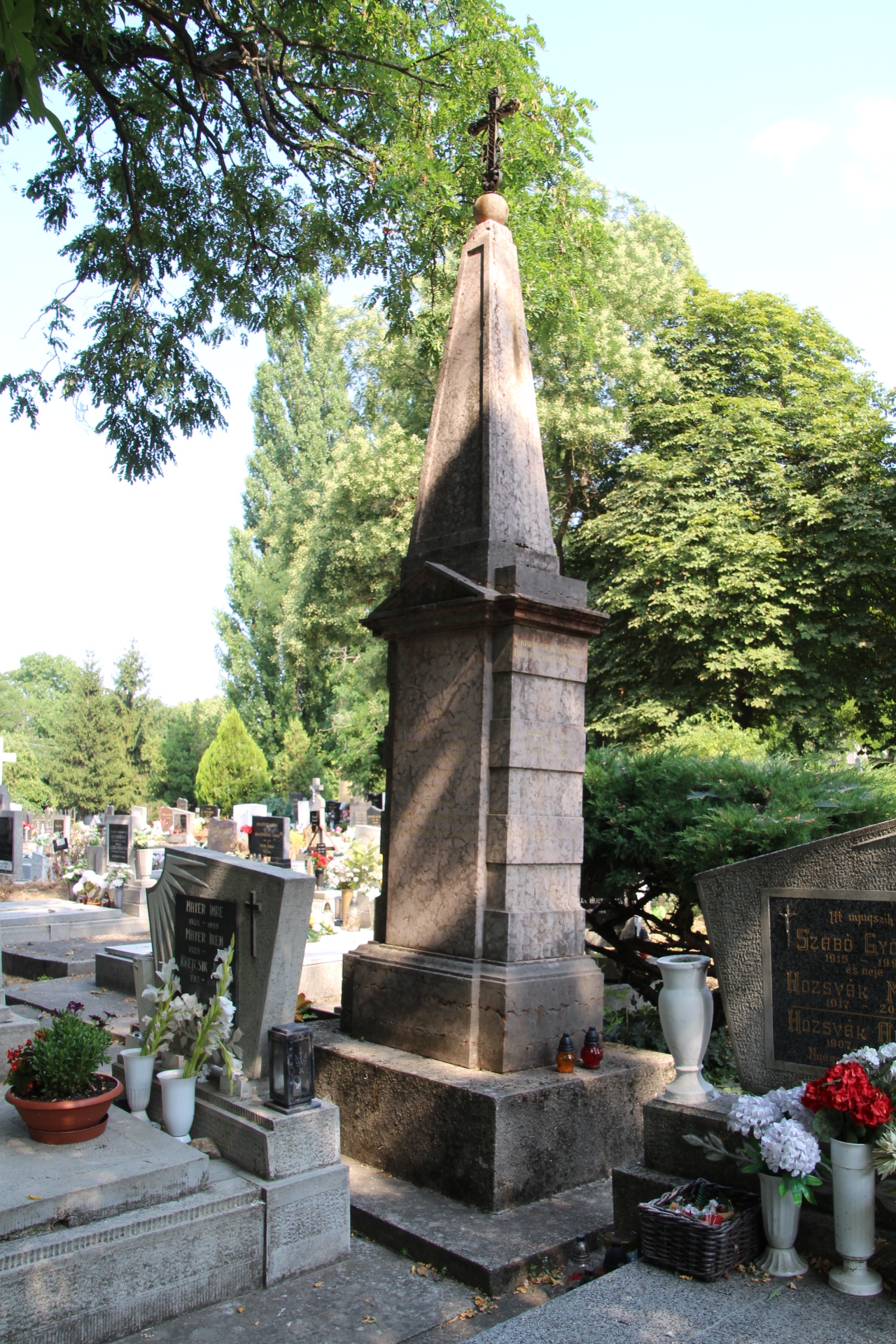 Az 1. világháború hősi halottainak emlékoszlopa