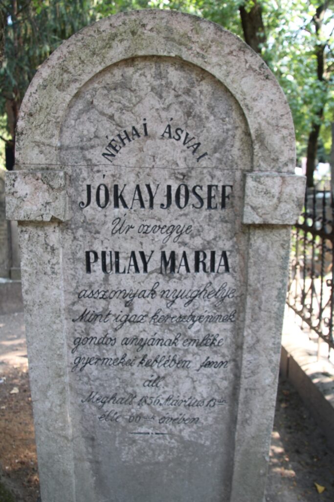 A Jókay család sírkertje