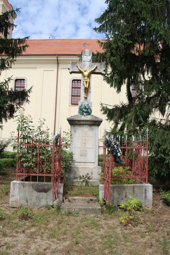 A kereszténység felvételének 900. évfordulójára állított feszület