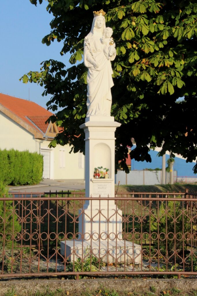Madonna szobor