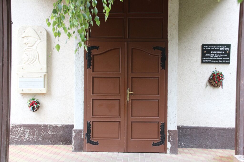 A Csemadok megalakulása 60. évfordulójának emléktáblája