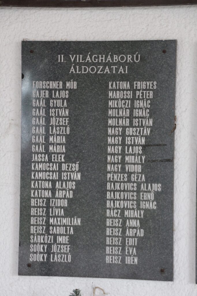 A 2. világháborúban elesettek emléktáblája