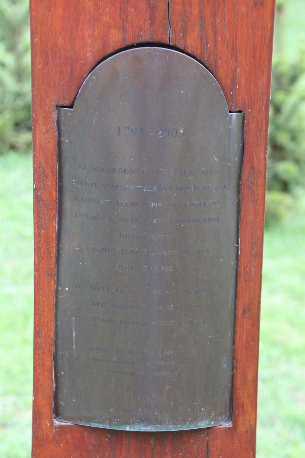 A közösség tanítóinak kopjafája