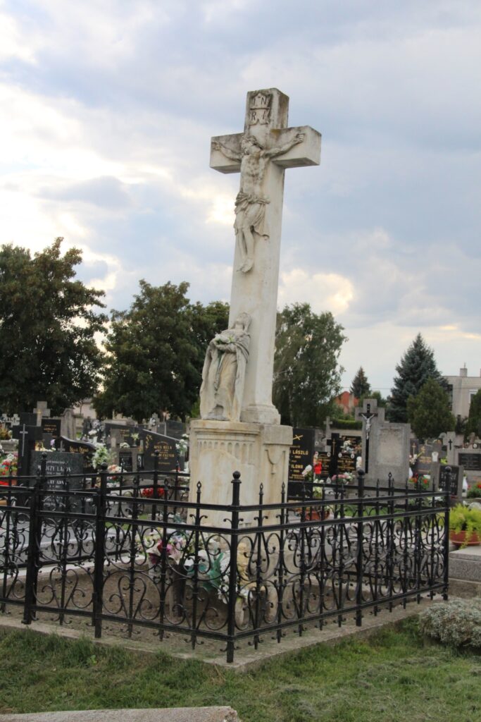 Temetői nagykereszt