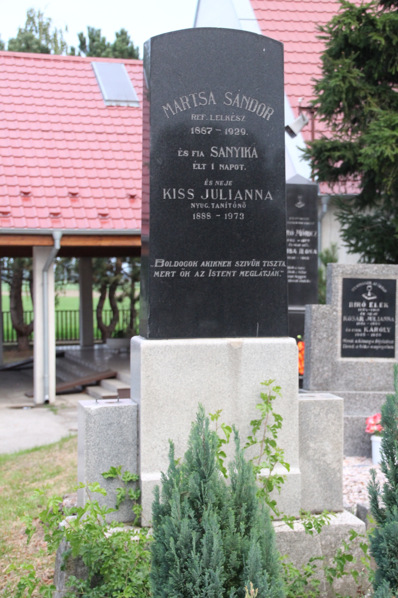 Martsa Sándor református lelkész sírja