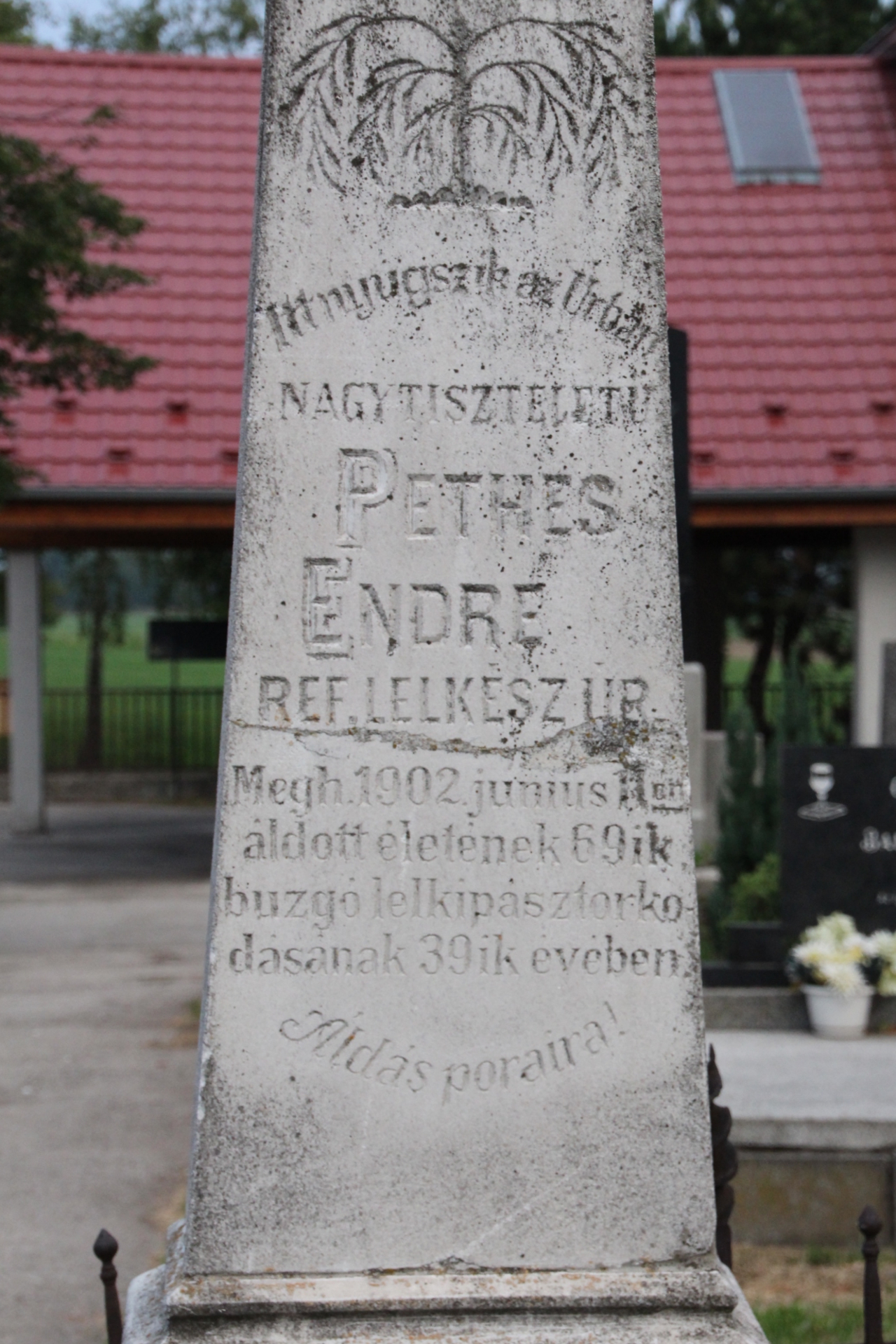 Pethes Endre református lelkész sírja