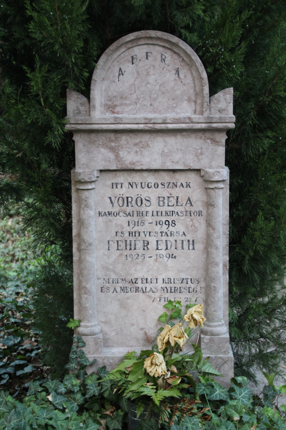 Vörös Béla református lelkész sírja