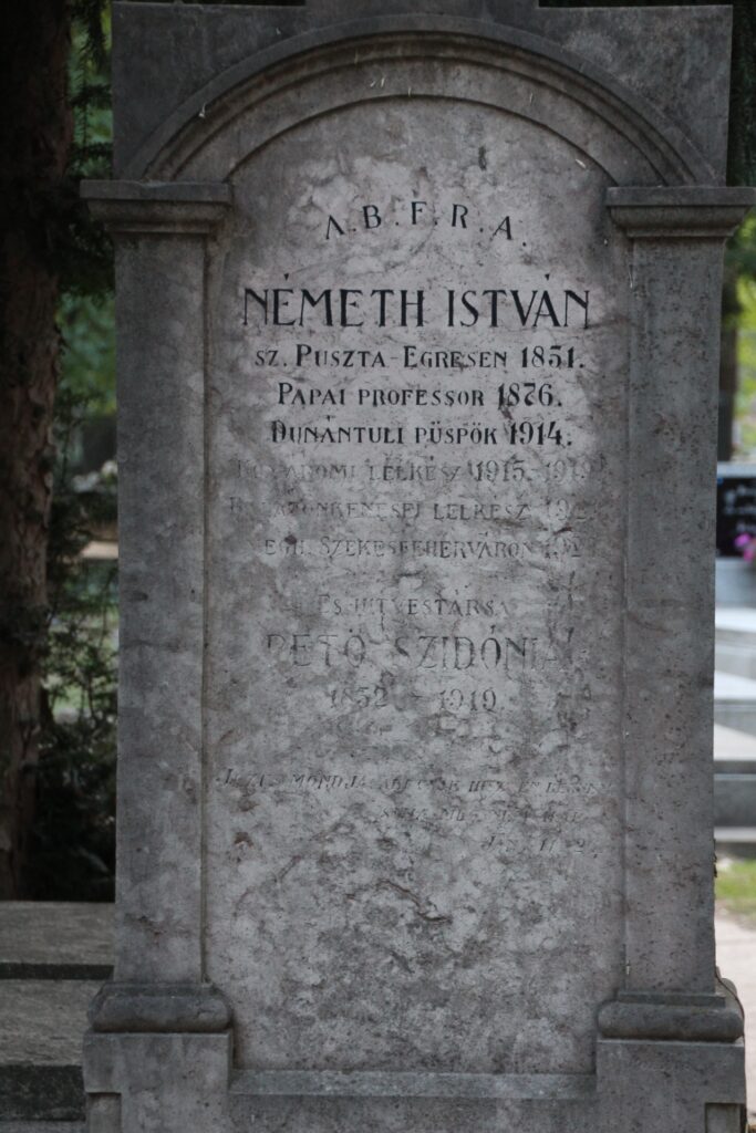 Németh István pápai professzor, dunántúli püspök sírja