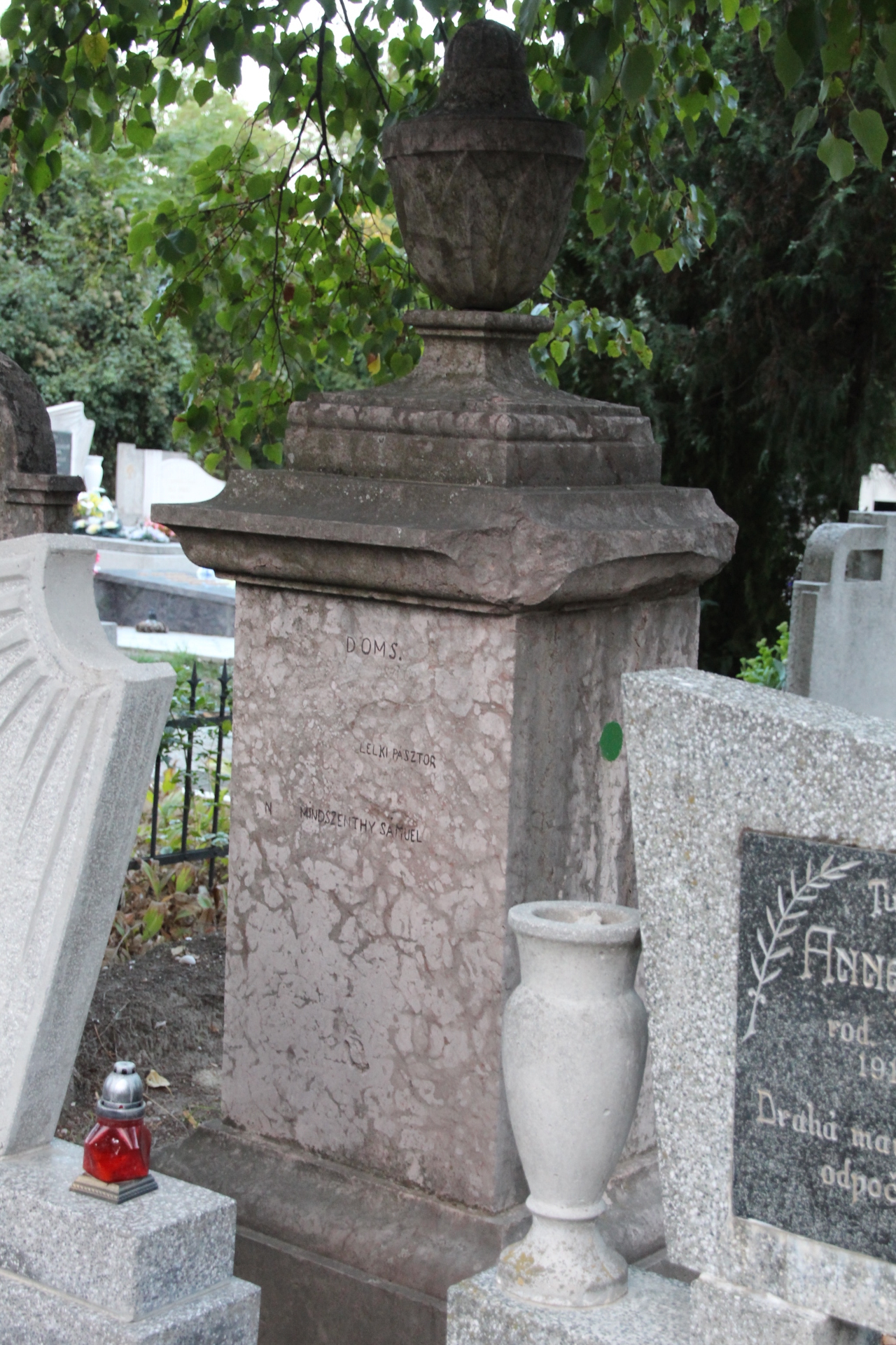 Mindszenthy Sámuel lelkipásztor sírja