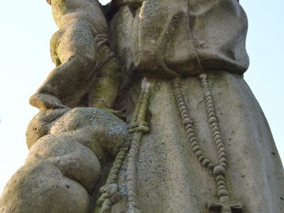 Páduai Szent Antal szobra