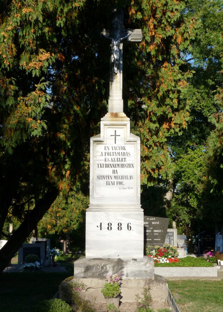 Temetői nagykereszt