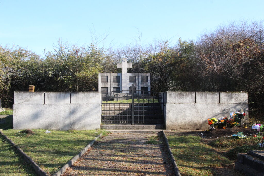 Hámos család sírboltja