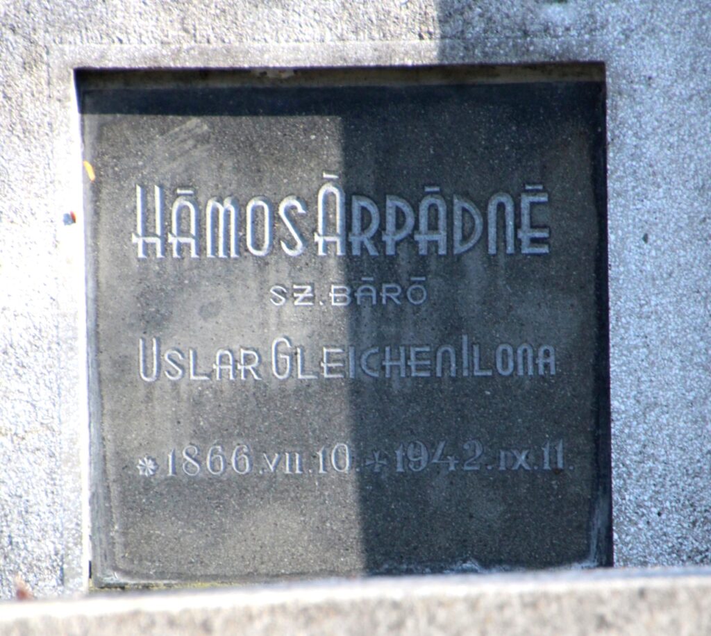 Hámos család sírboltja