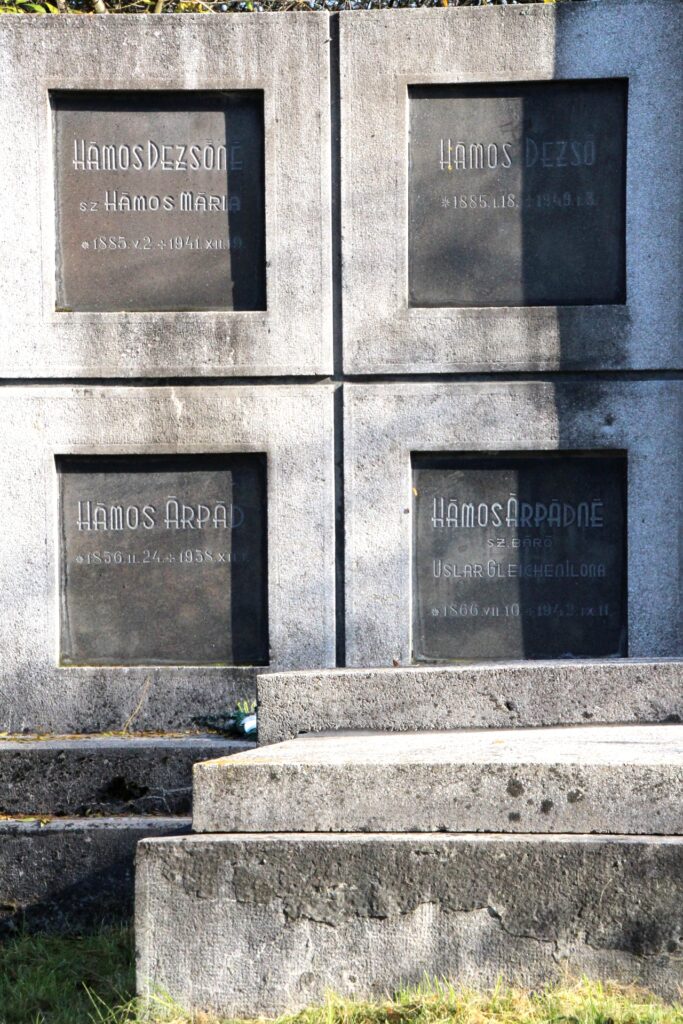 Hámos család sírboltja