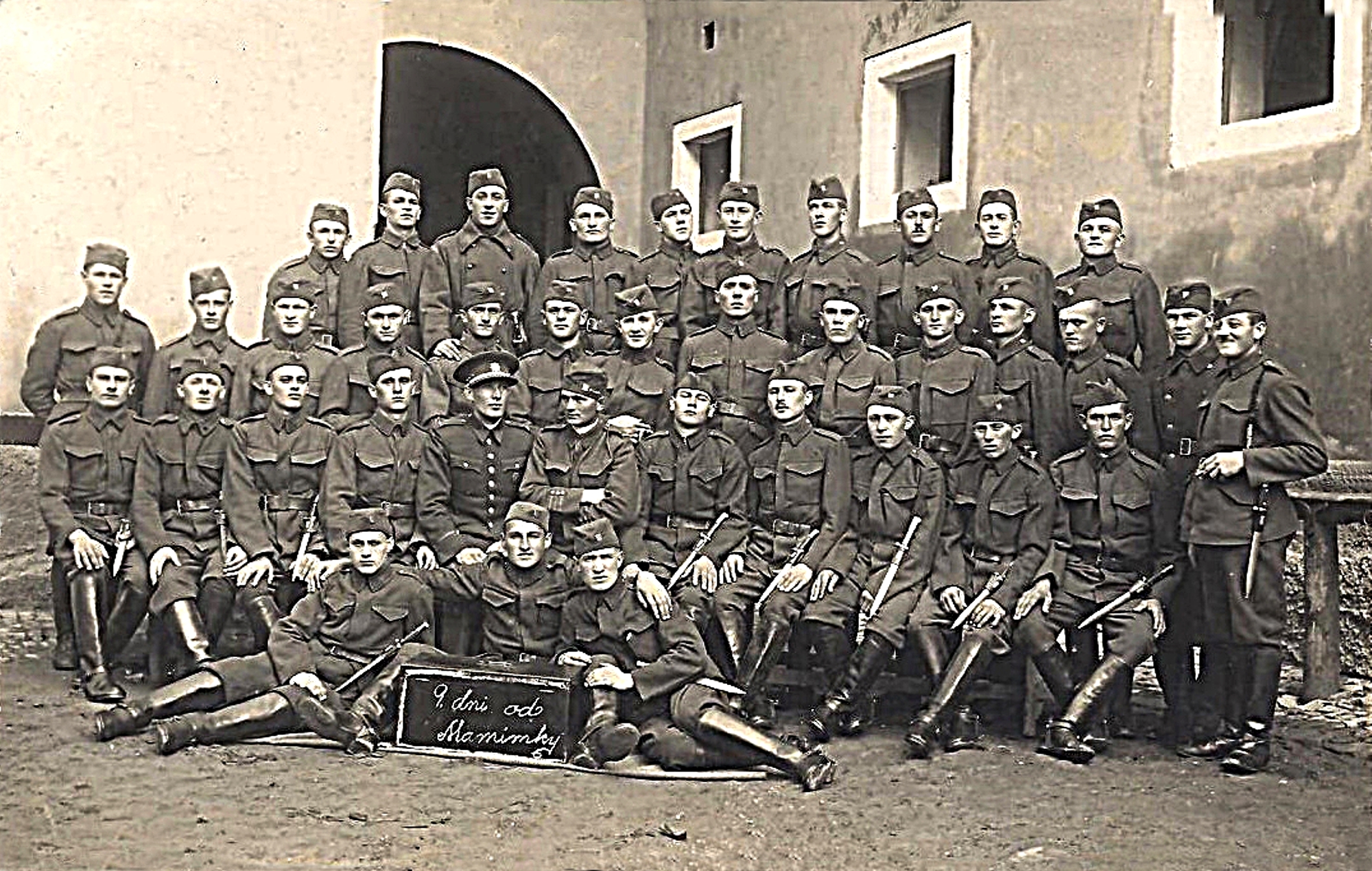 hontfuzesgyarmat-katona-Kotasz-bela-praga-1932