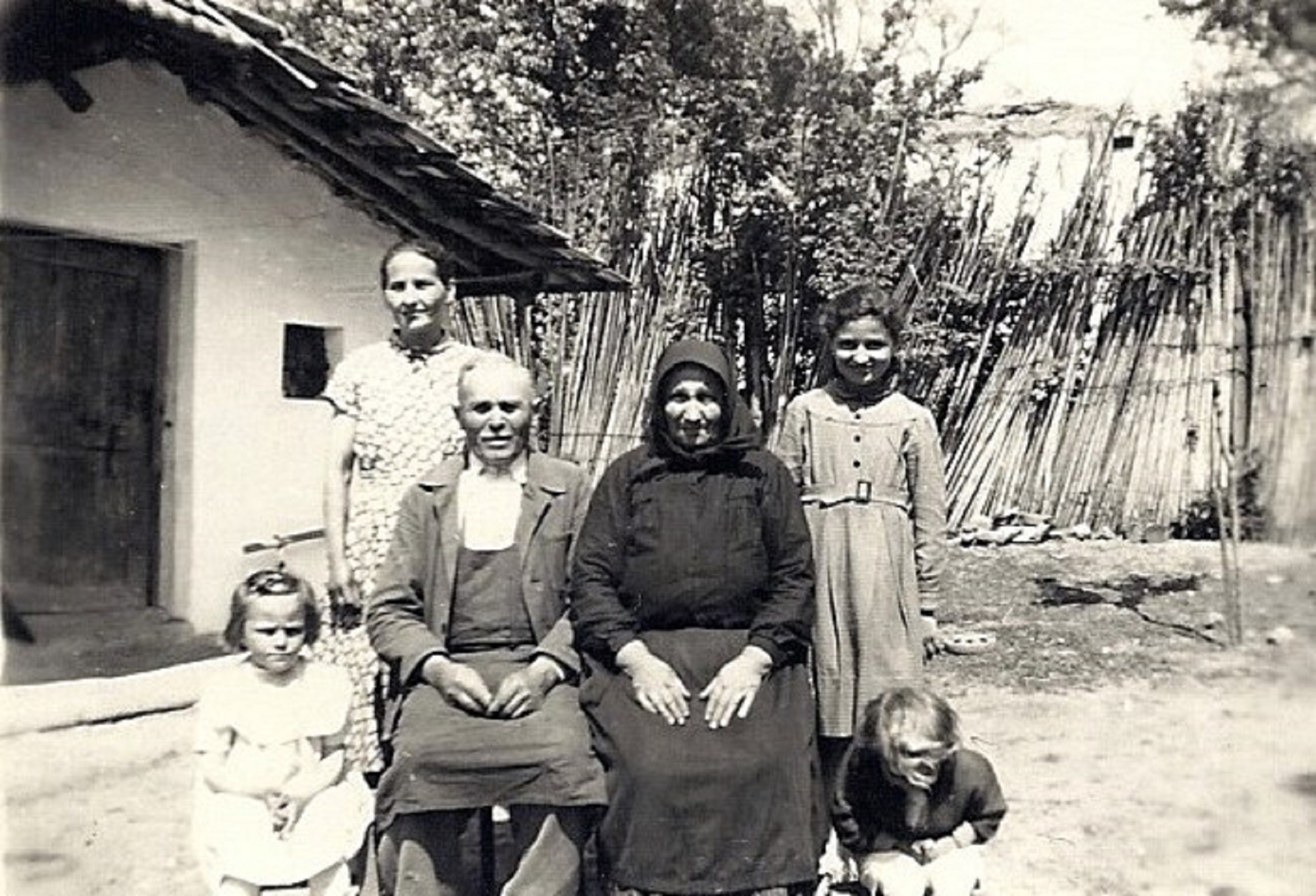 hontfuzesgyarmat-kicsik-es-oregek