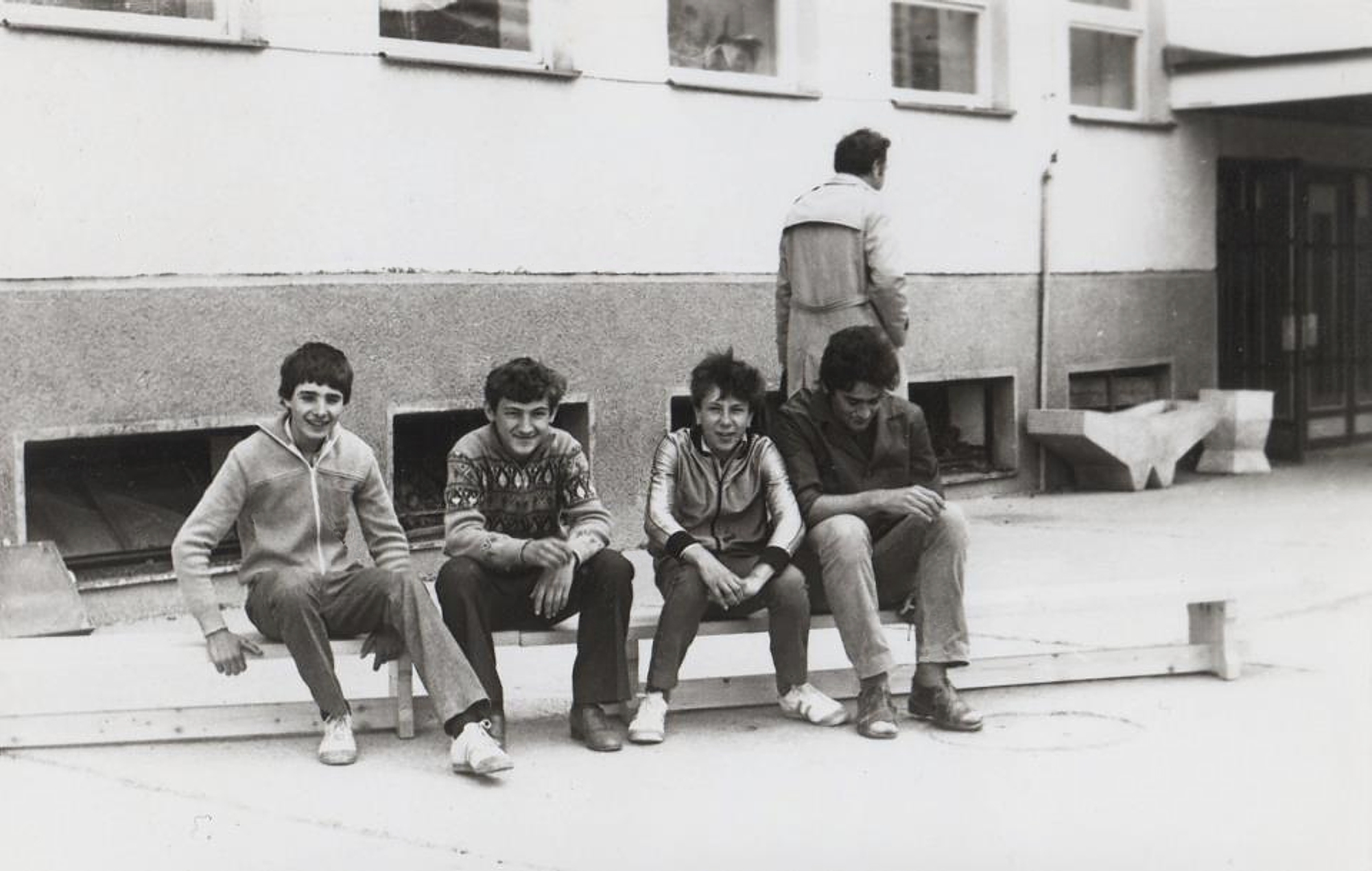 vaga-az-iskola-udvaran