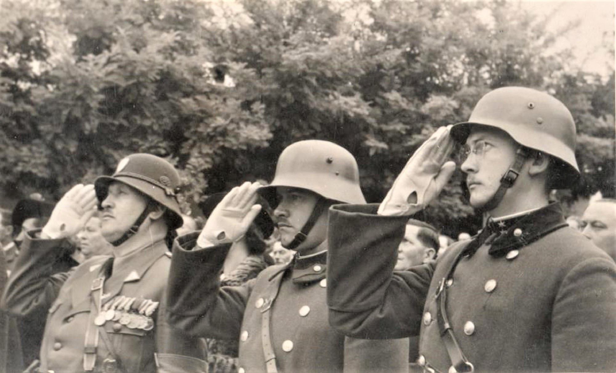 vaga-1939-katonai-tiszteletadas