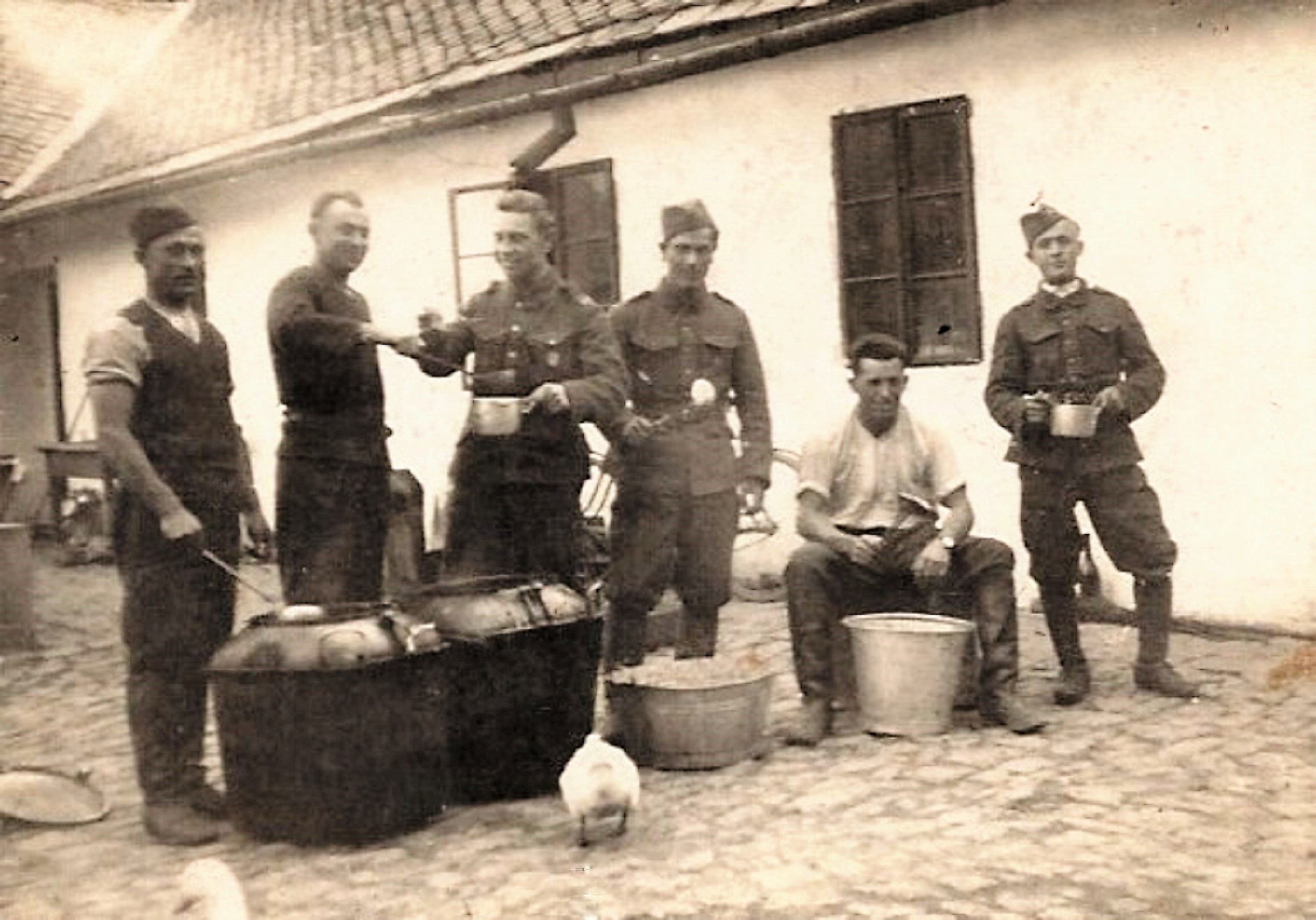 hontfuzesgyarmat-1-republika-katonai