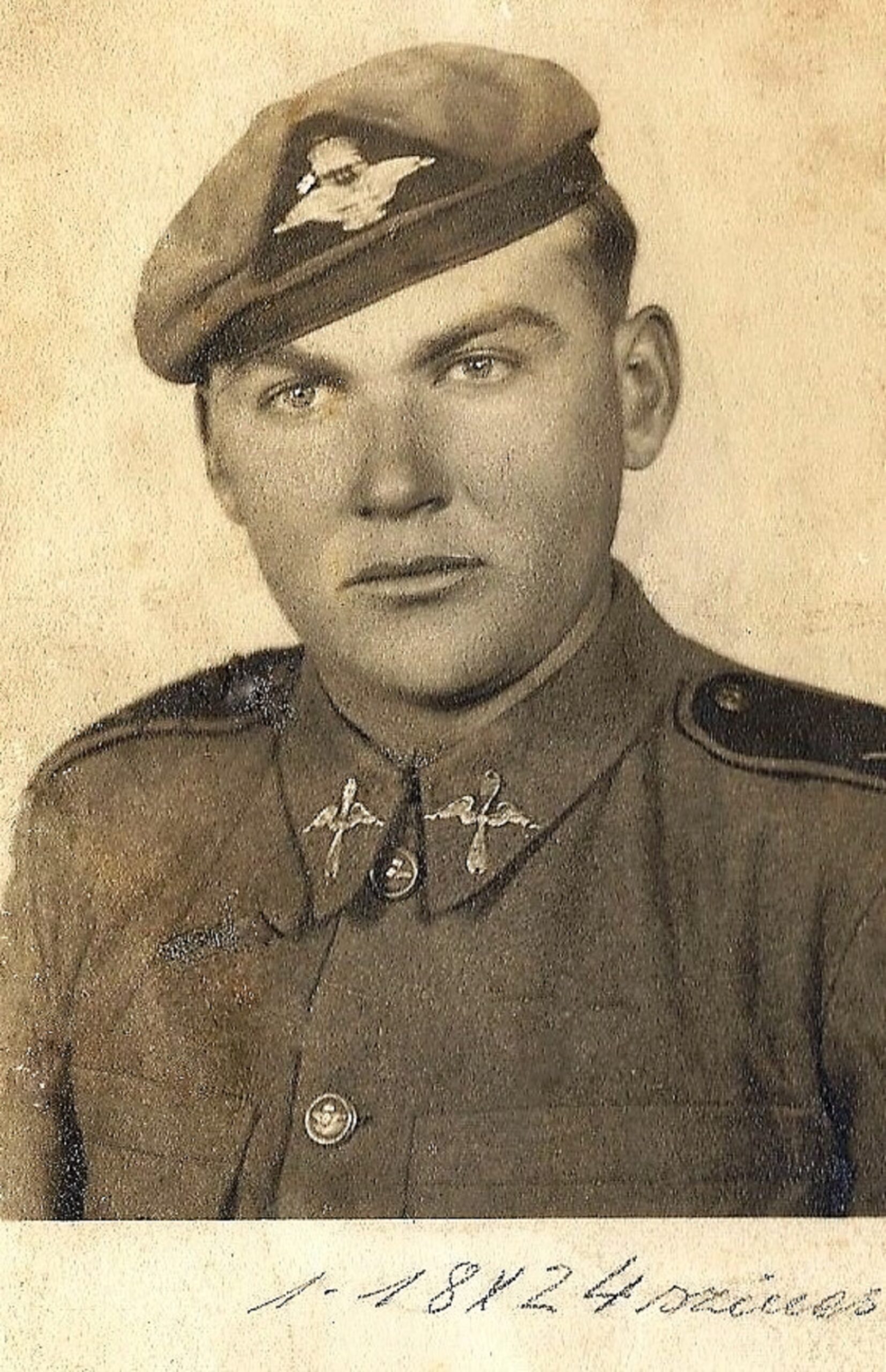 hontfuzesgyarmat-katona-paragan