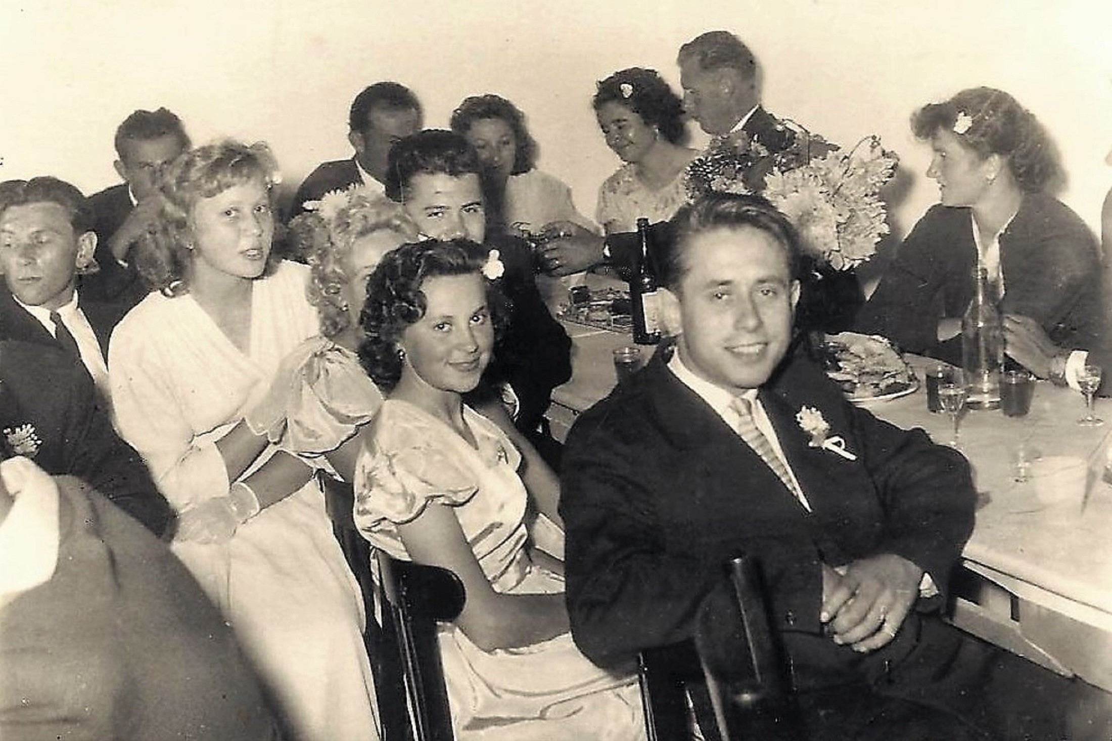 hontfuzesgyarmat-lakodalmi-vendegsereg-1