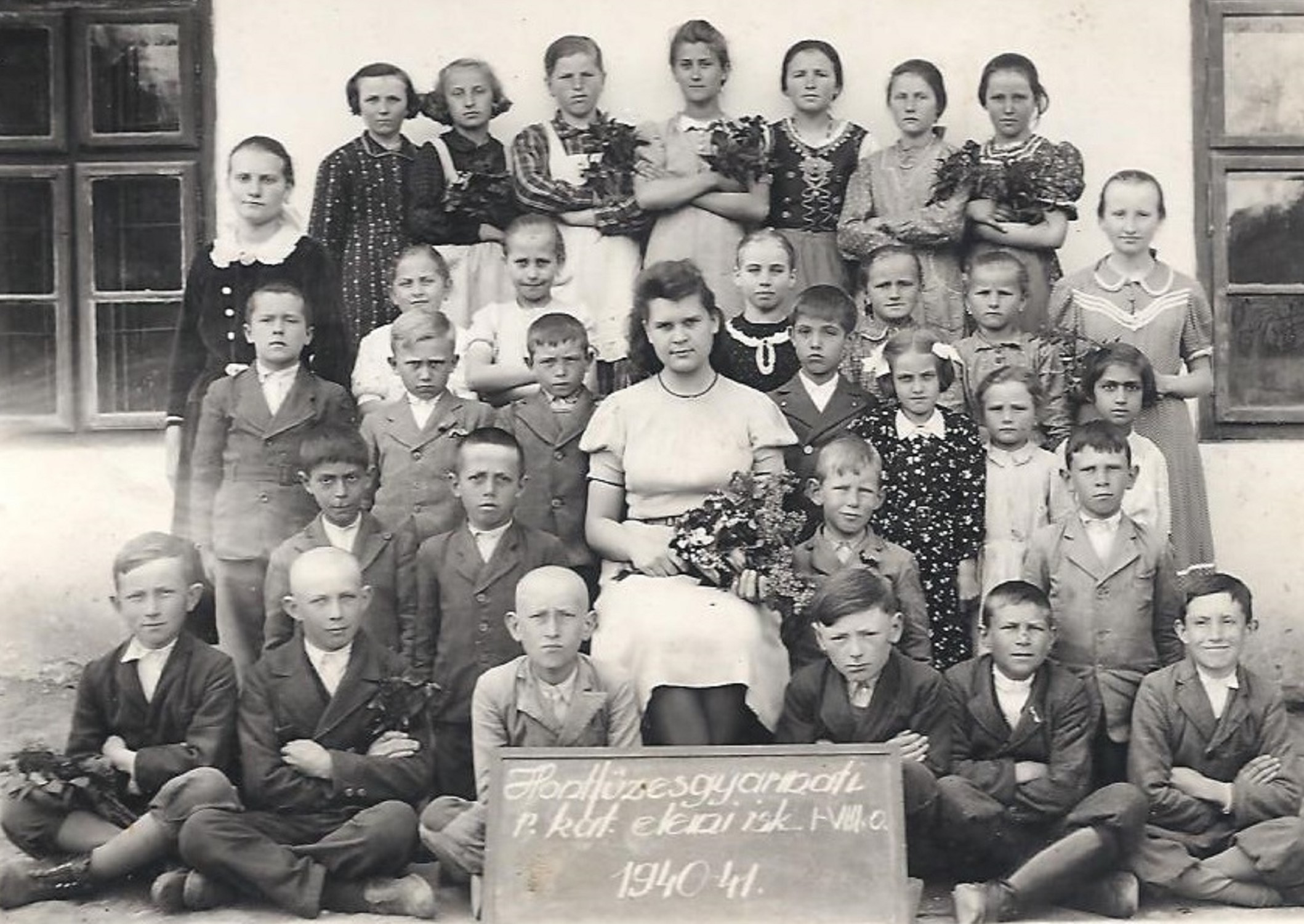 hontfuzesgyarmat-katisk-1940-41-Sinka-Magda-tan-frontra-ment