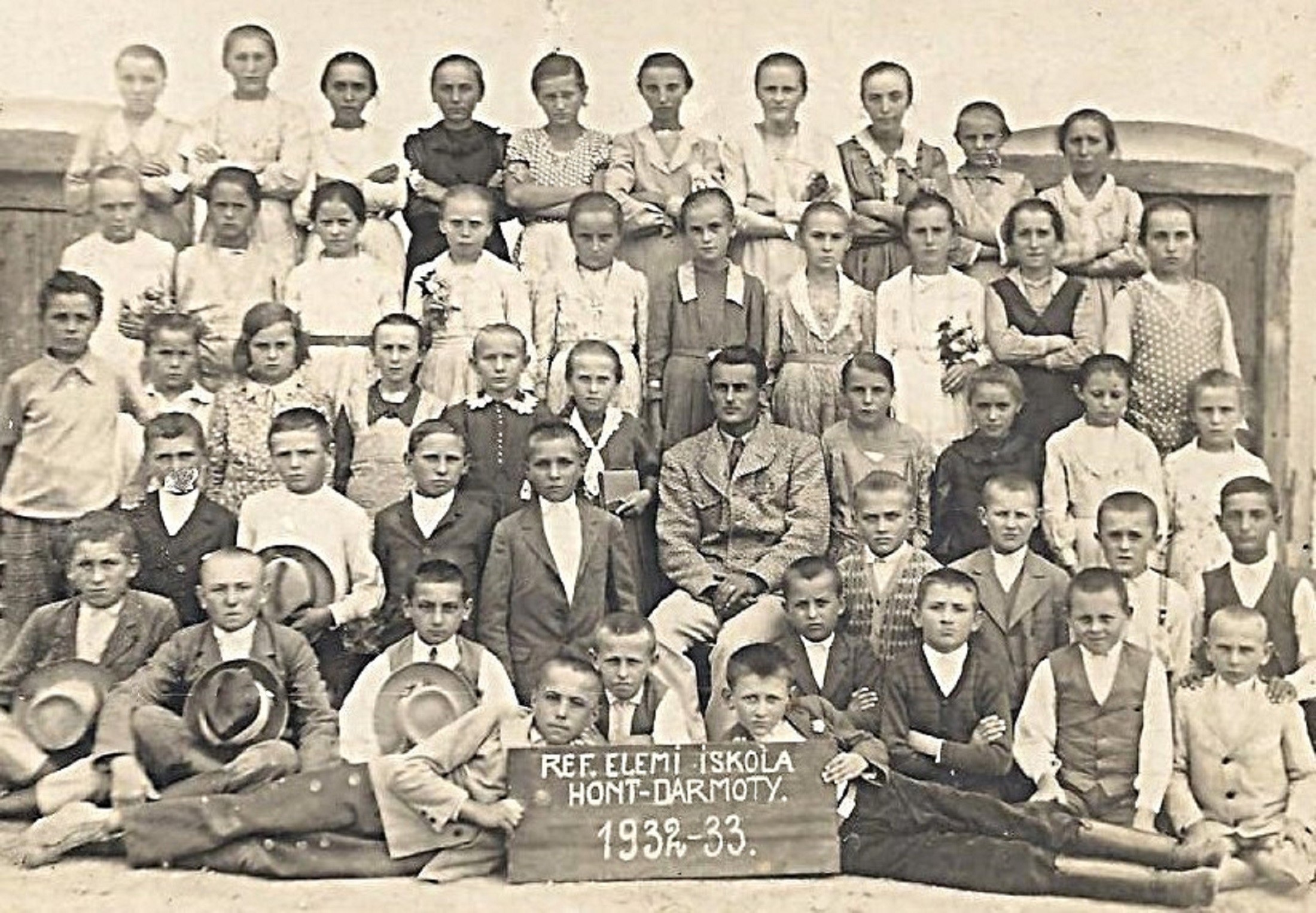 hontfuzesgyarmat-refiskola-1932-33